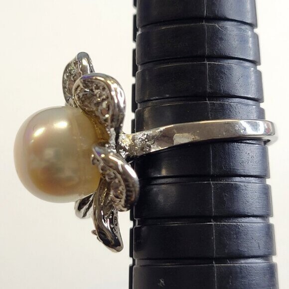 Genuine Off White Pinkish Pearl and Swaroski Flower Ring Size 7.5 - Picture 12 of 12